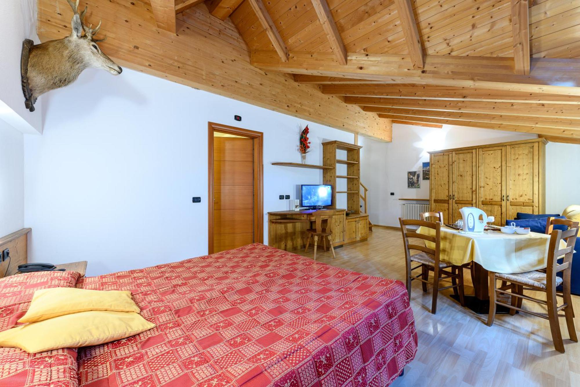 Hotel Garni Le Corti Грозотто Экстерьер фото