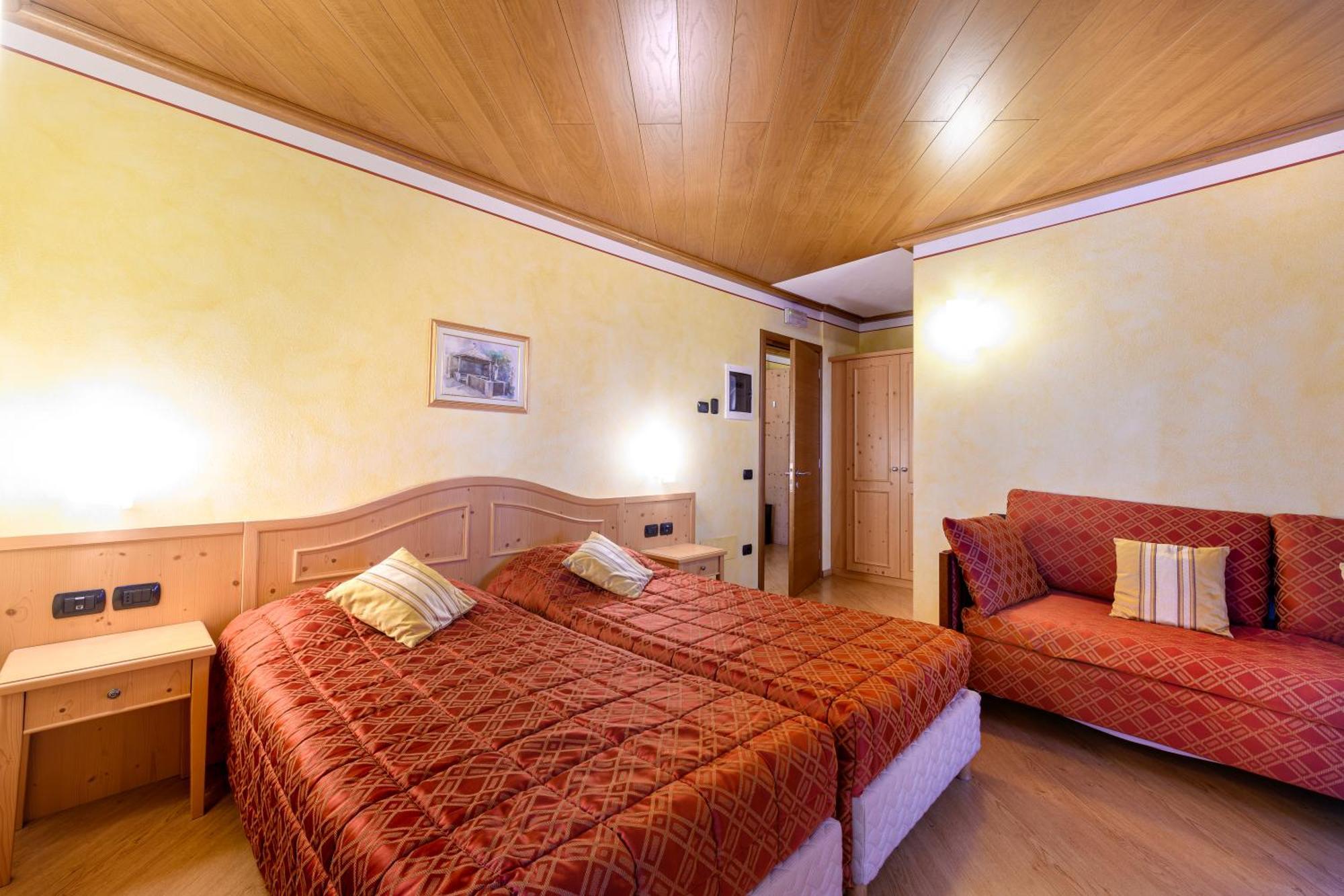 Hotel Garni Le Corti Грозотто Экстерьер фото