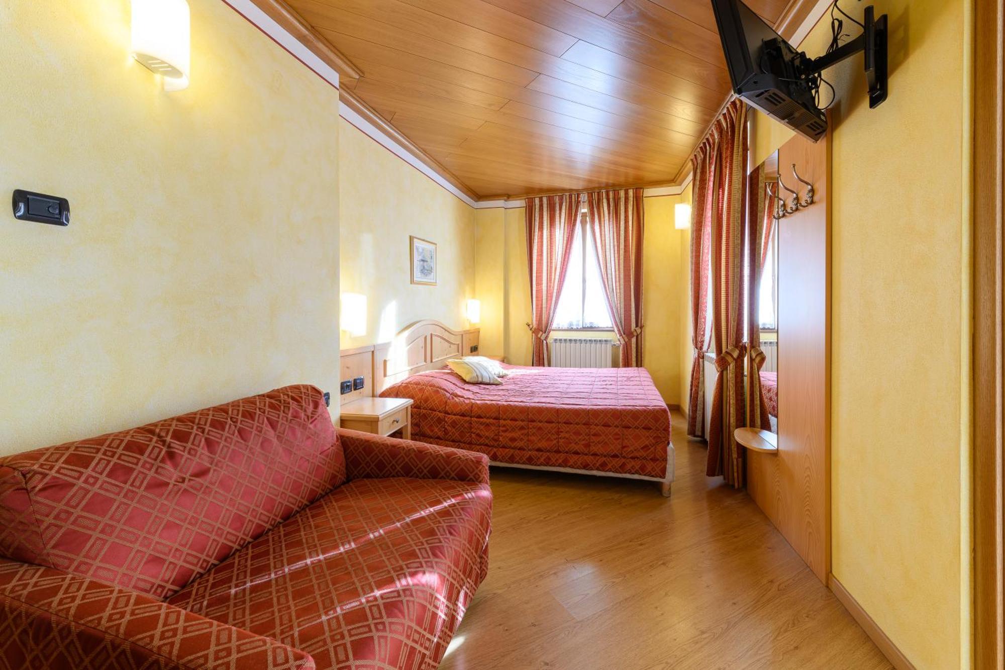 Hotel Garni Le Corti Грозотто Экстерьер фото