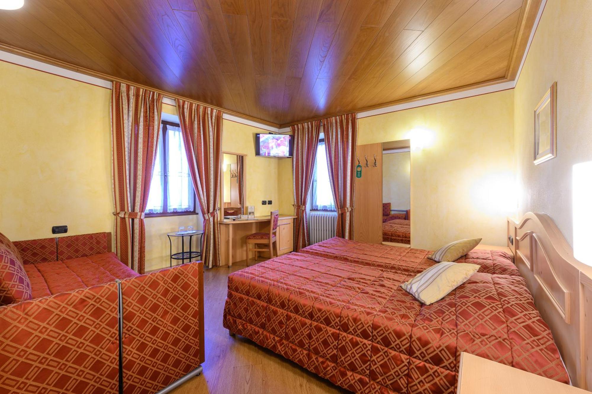 Hotel Garni Le Corti Грозотто Экстерьер фото