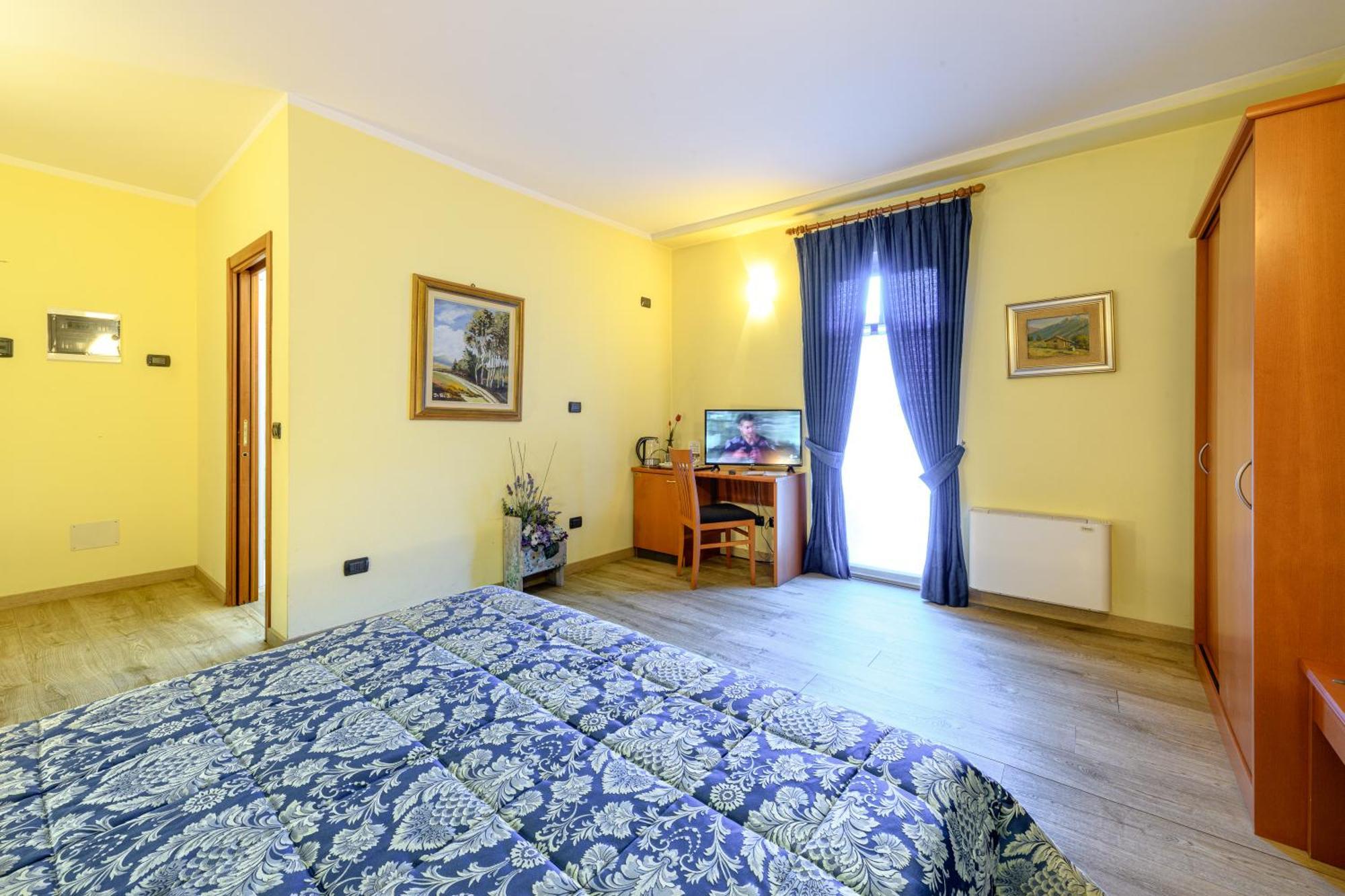 Hotel Garni Le Corti Грозотто Экстерьер фото
