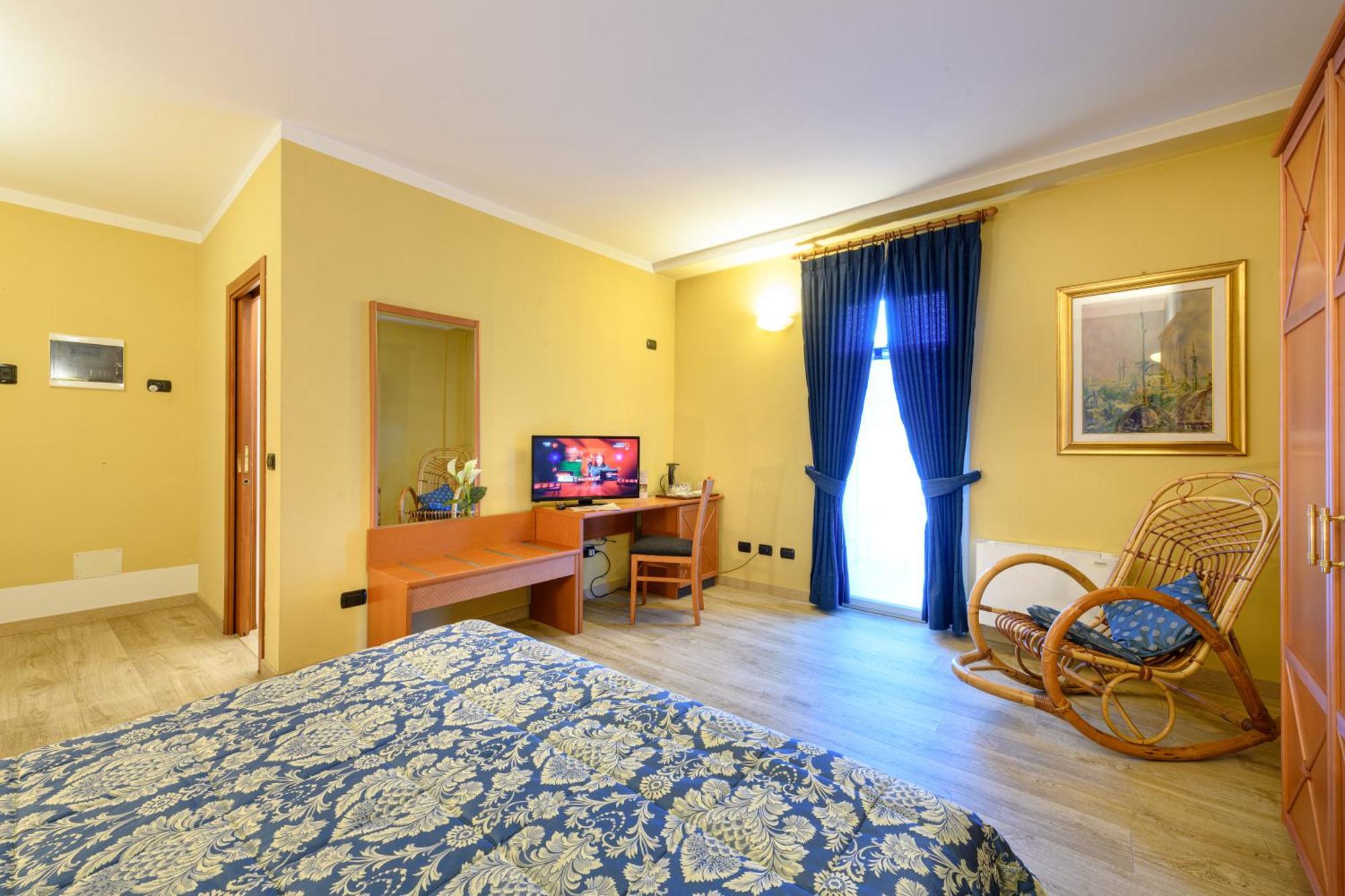 Hotel Garni Le Corti Грозотто Экстерьер фото