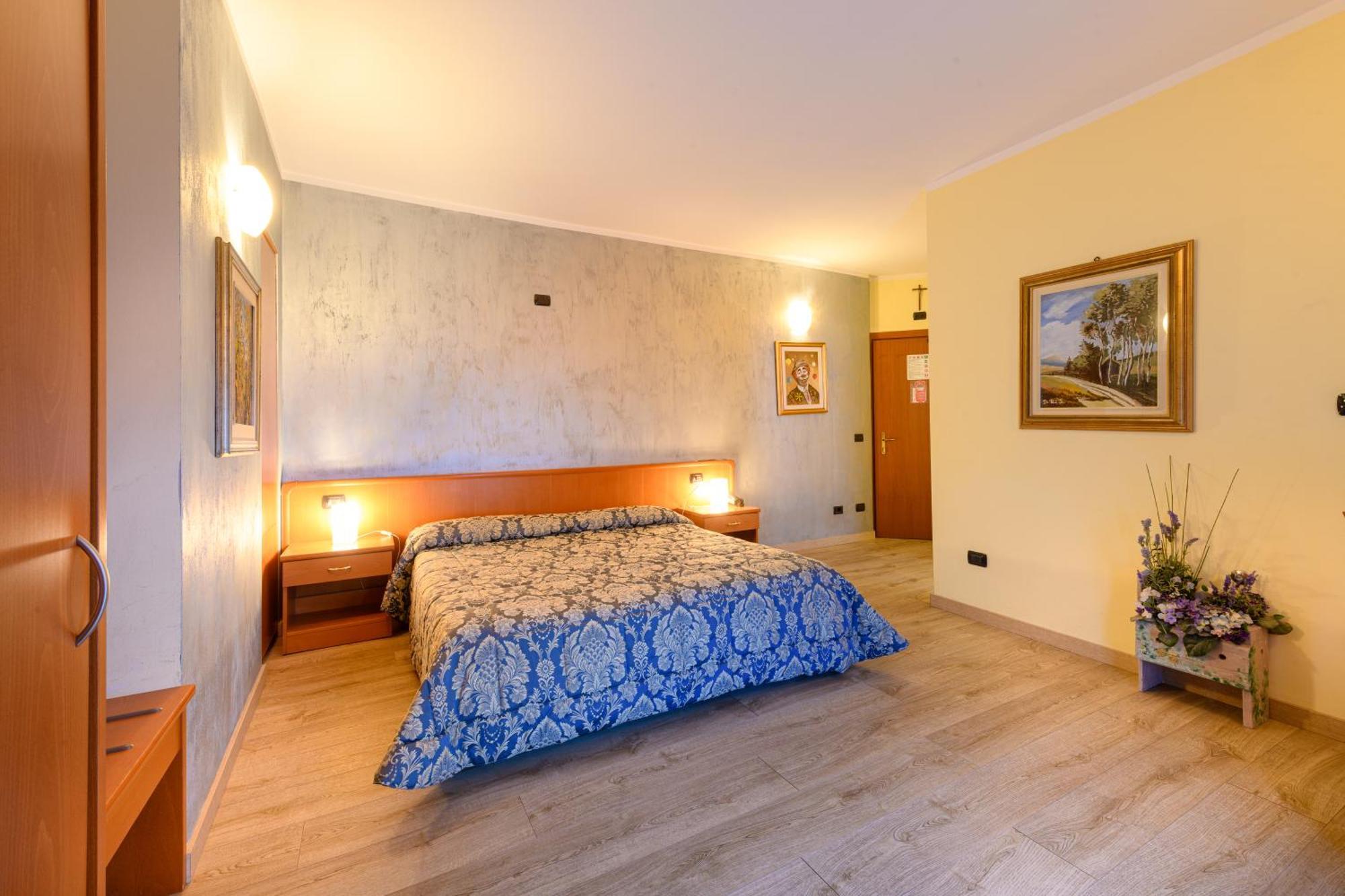 Hotel Garni Le Corti Грозотто Экстерьер фото
