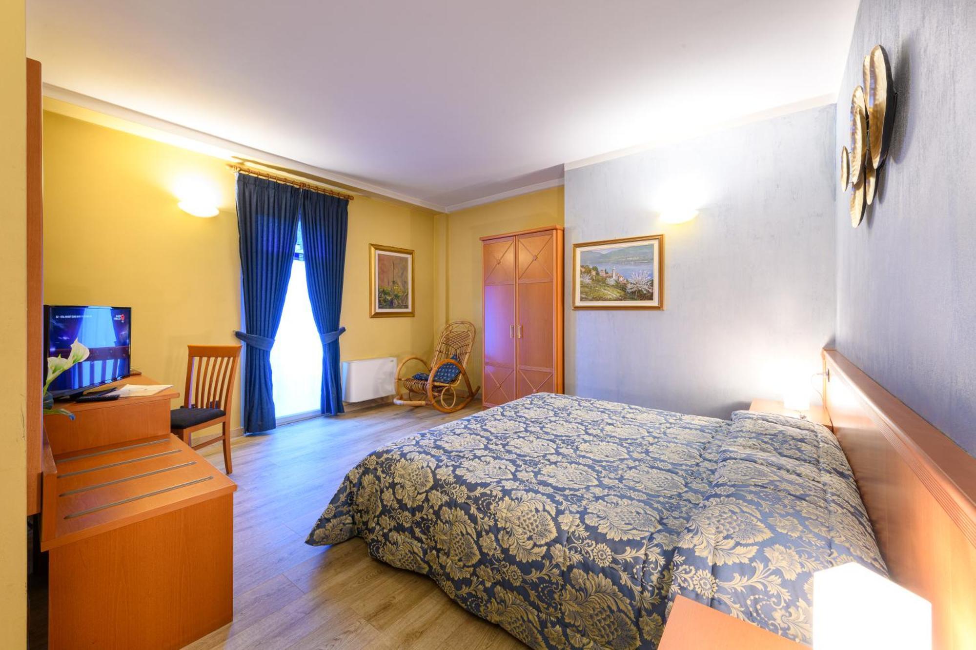 Hotel Garni Le Corti Грозотто Экстерьер фото