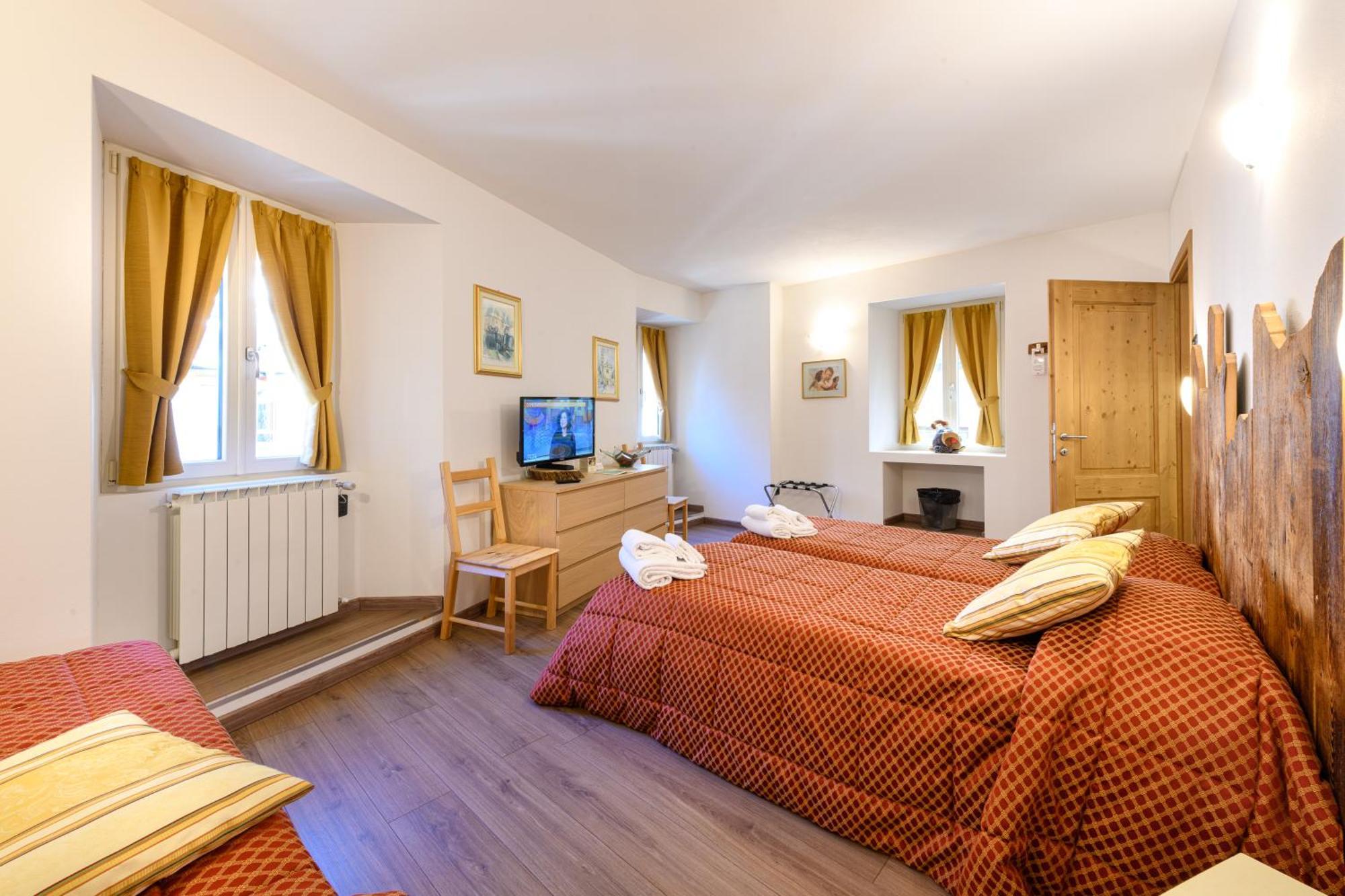 Hotel Garni Le Corti Грозотто Экстерьер фото