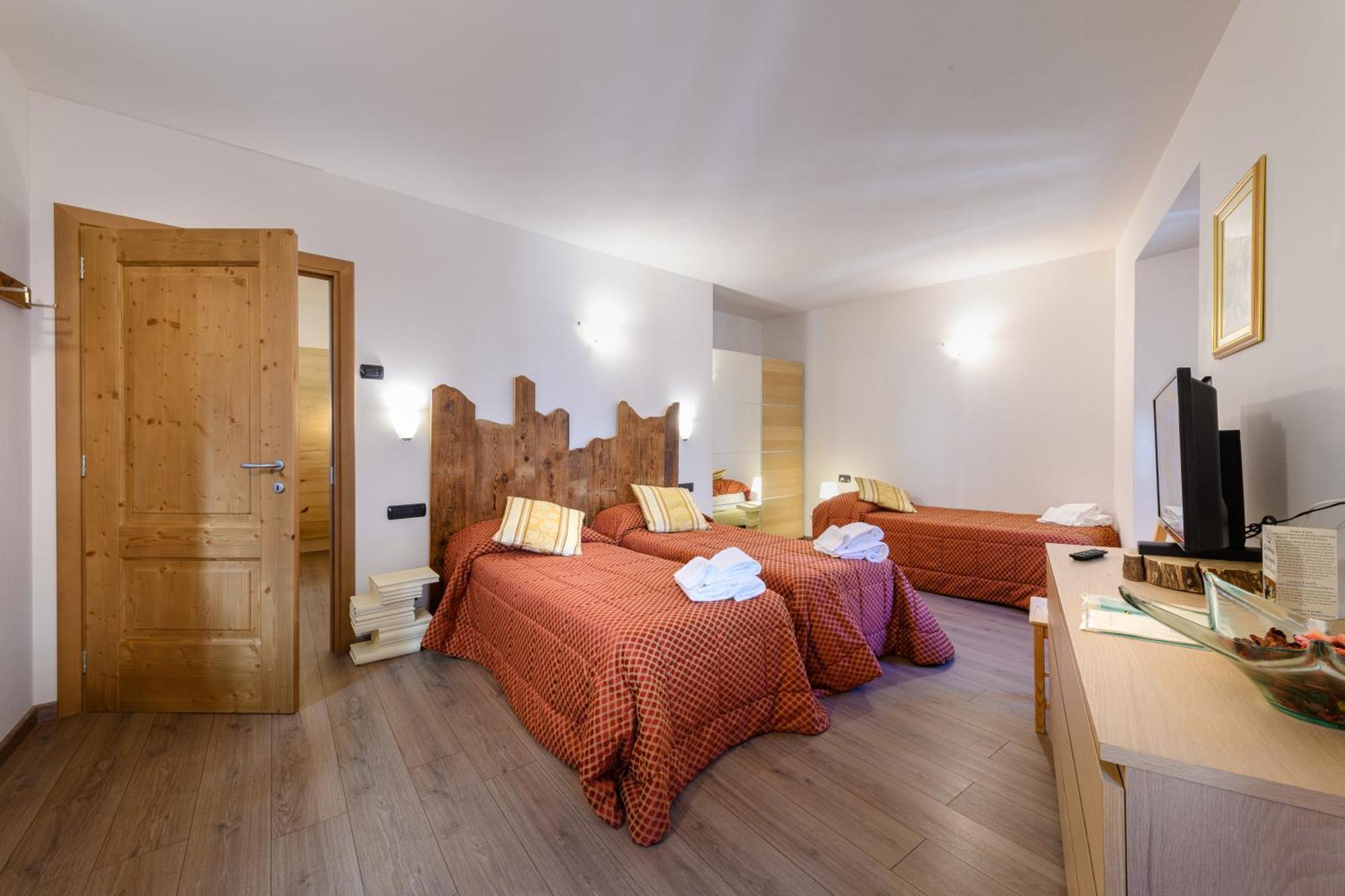 Hotel Garni Le Corti Грозотто Экстерьер фото